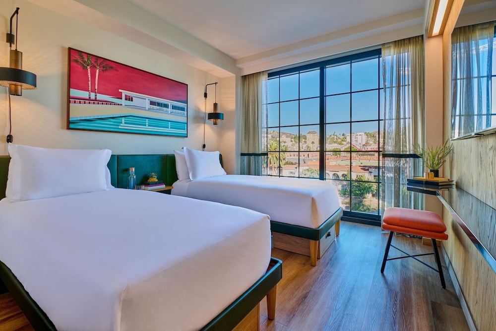 Hollywood Volume A Tribute Portfolio Hotel - photo 13