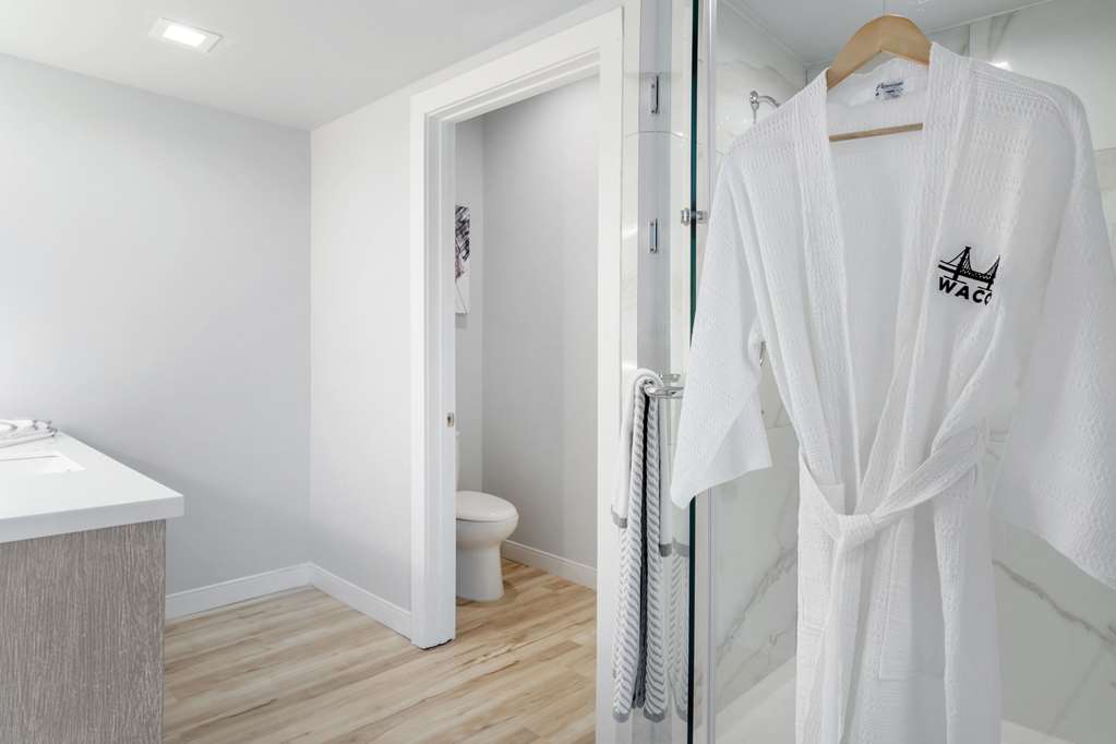 Cambria Hotel Waco University Riverfront - photo 32