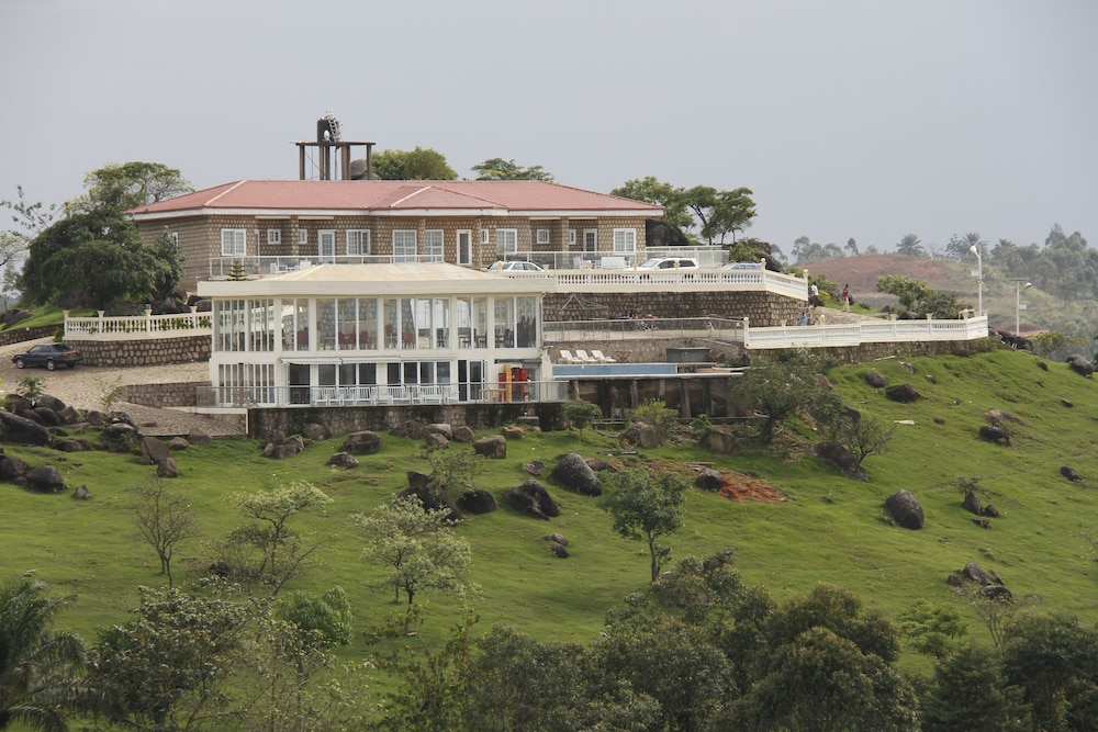 Saddle Hill Ranch — 4-Star Luxury Hotel in Babanki, Cameroon