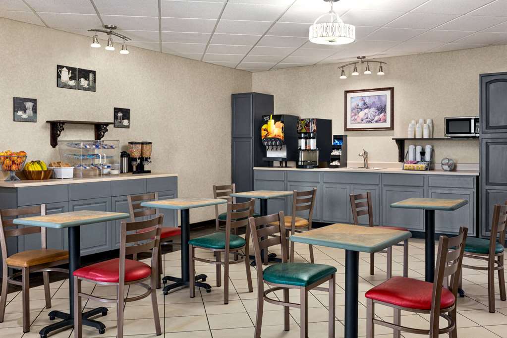 Super 8 by Wyndham Grove City - photo 38