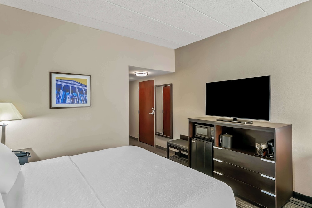 Hampton Inn Bowie - photo 20