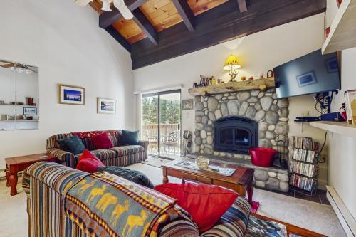 Woodstock and Snoopy — 4-Star Luxury Hotel in Incline Village, United States