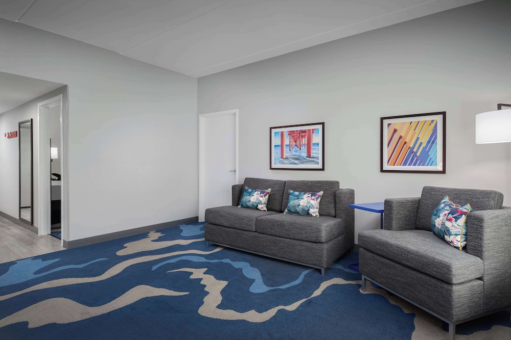 Hampton Inn and Suites by Hilton Naples South - photo 21