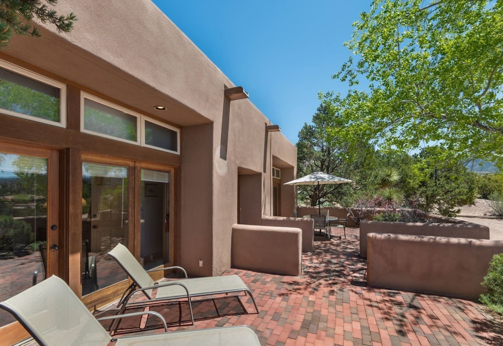 Acoma Majestic Views Near the Santa Fe Opera and Four Seasons in Tesuque - photo 15