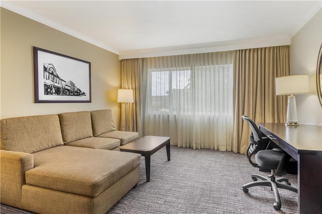 Best Western Plus Garden Court Inn - photo 22