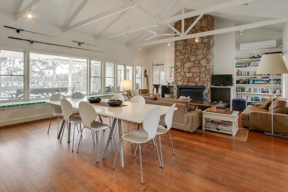 Los Gatos Metung Lakeside Retreat — carbon neutral stay, Metung