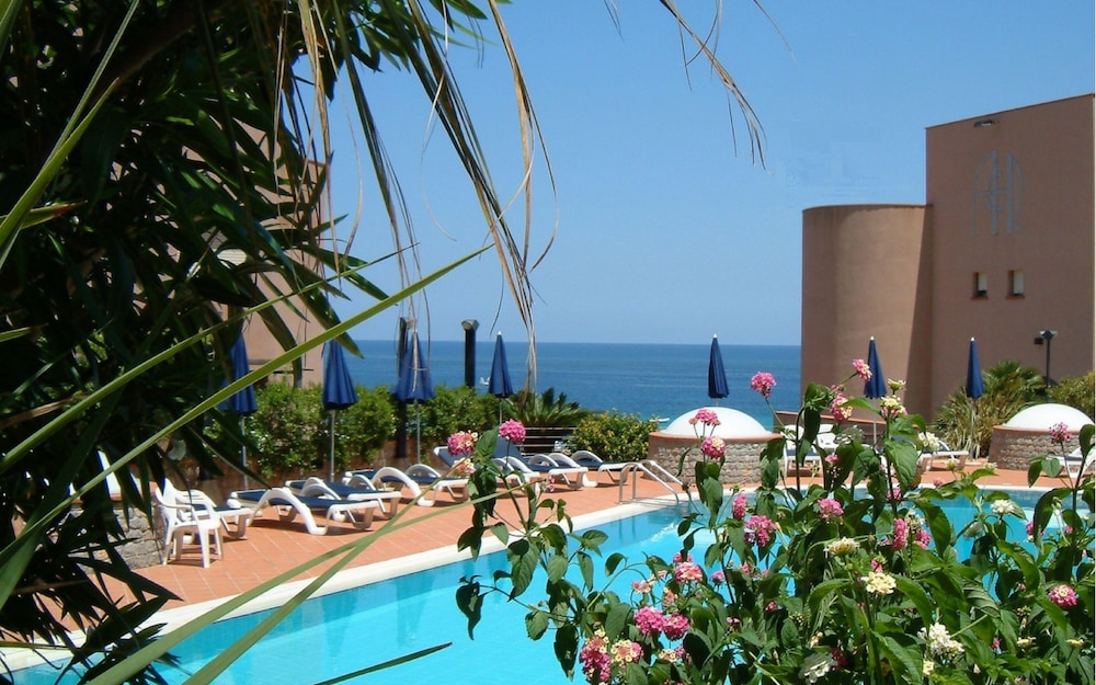 Addaura Village e Congressi — hotel in Palermo