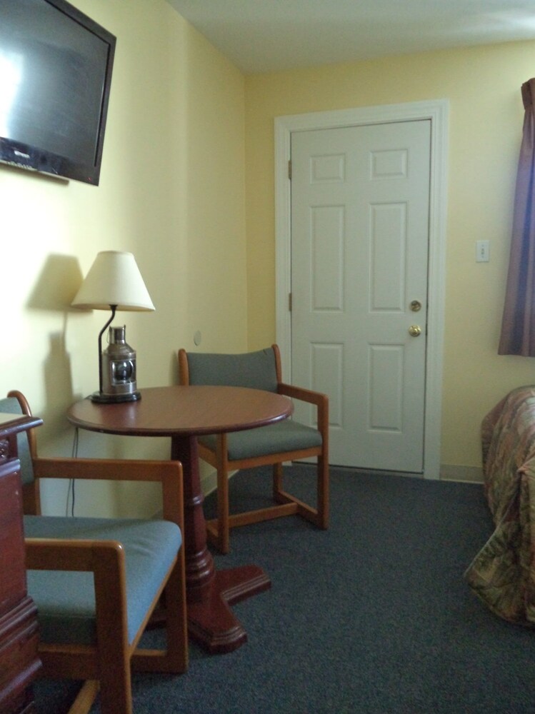 The Weathervane Motel - photo 11