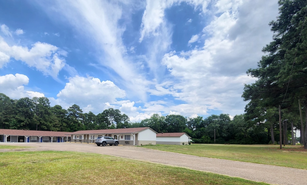 Clear Lakes Inn - photo 30