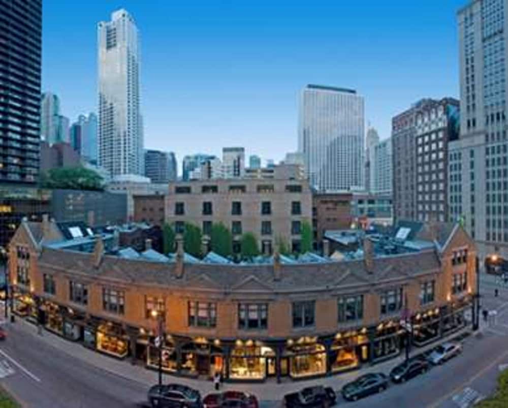 Embassy Suites by Hilton Chicago Downtown River North - photo 25