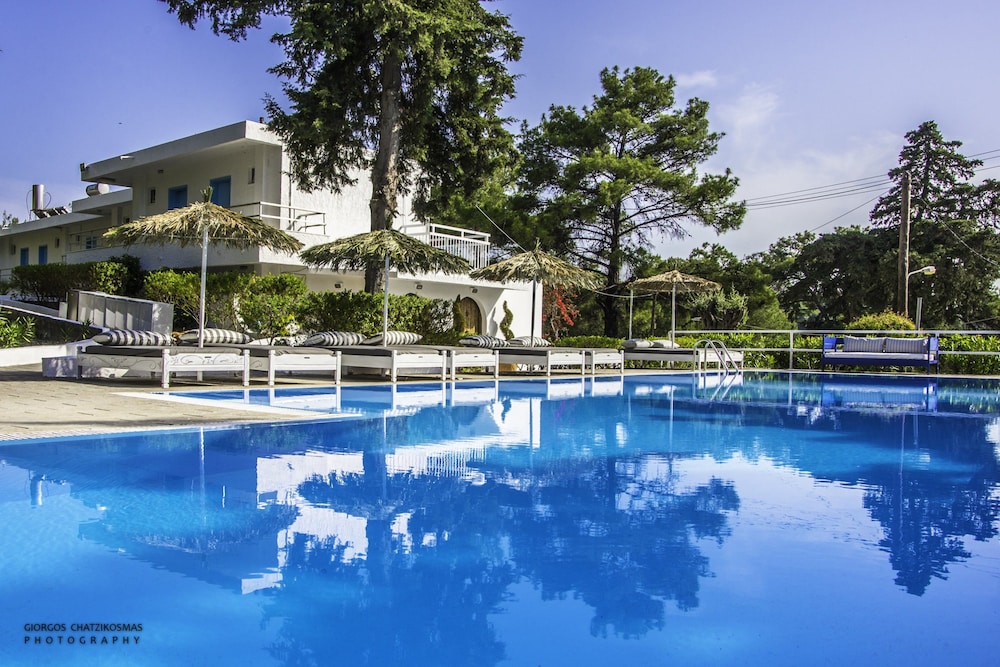 Pine Trees Hotel - carbon neutral hotel in Rodos