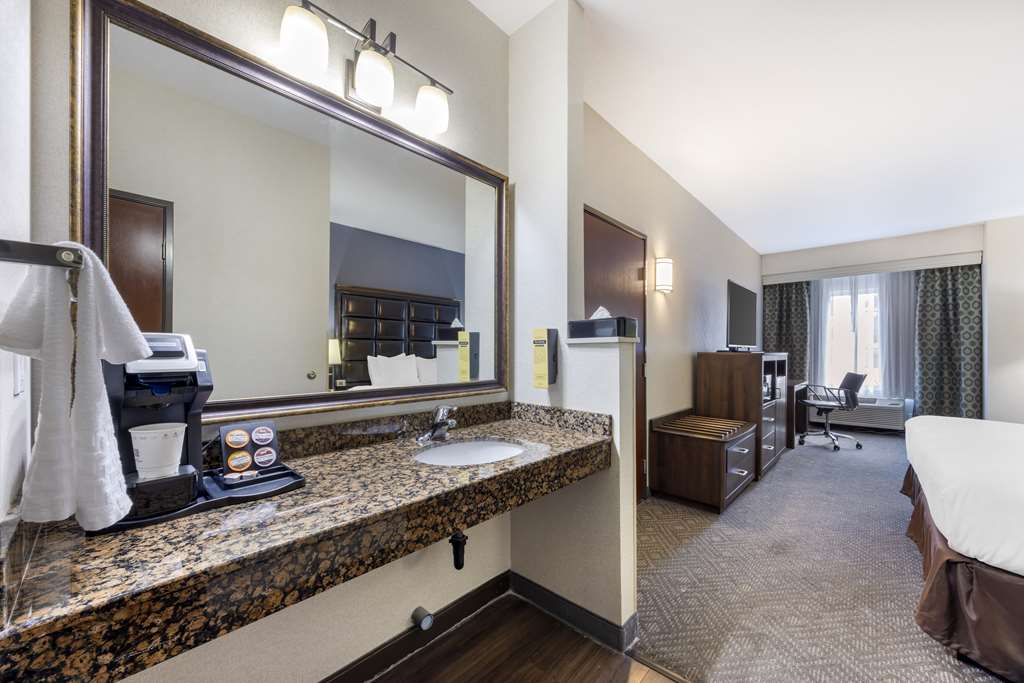 Best Western Plus Northwind Inn & Suites - photo 18