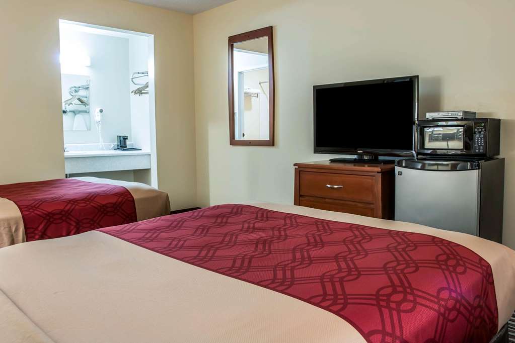 Econo Lodge Paw Paw - photo 20