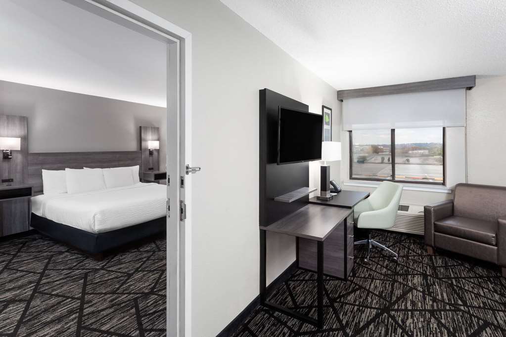 La Quinta Inn by Wyndham Cleveland Independence - photo 23