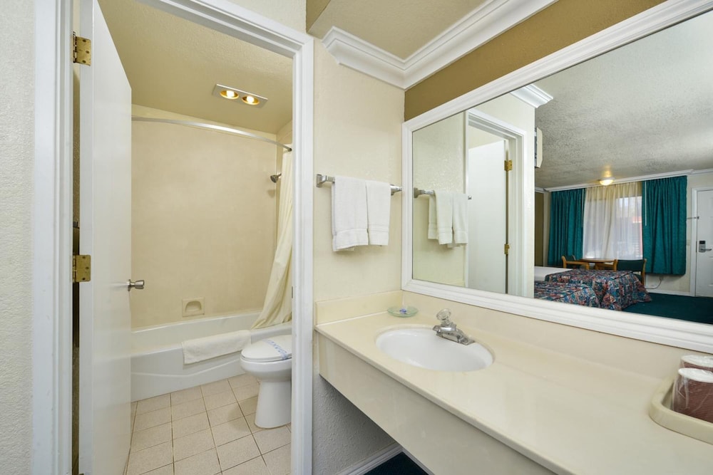 Atascadero Inn - photo 25