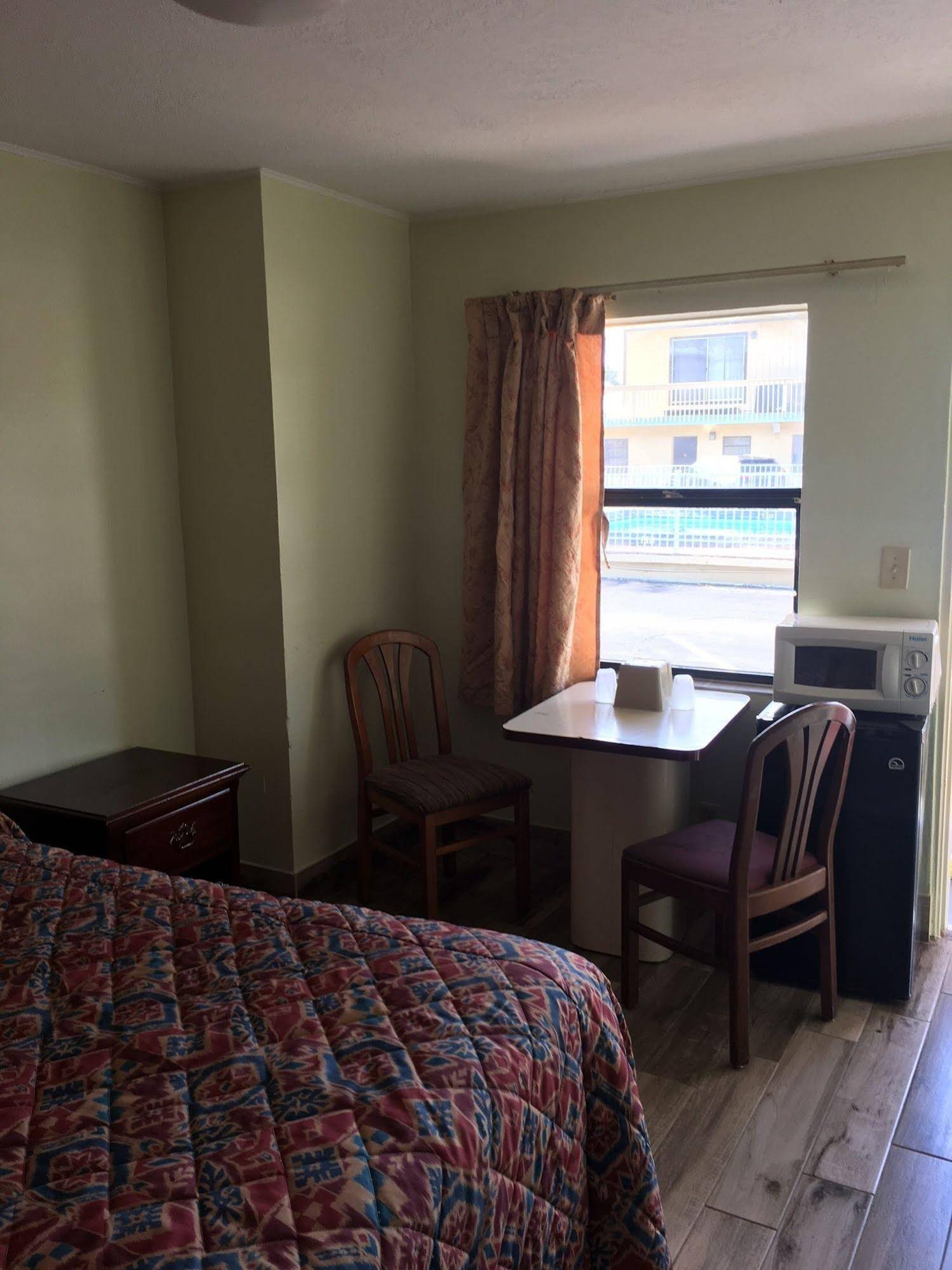 Golf View Motel - photo 12