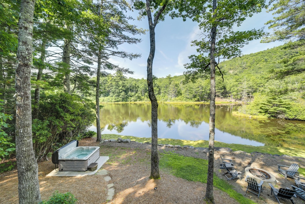 Grill Water Views: Chinquapin Resort Home - photo 12