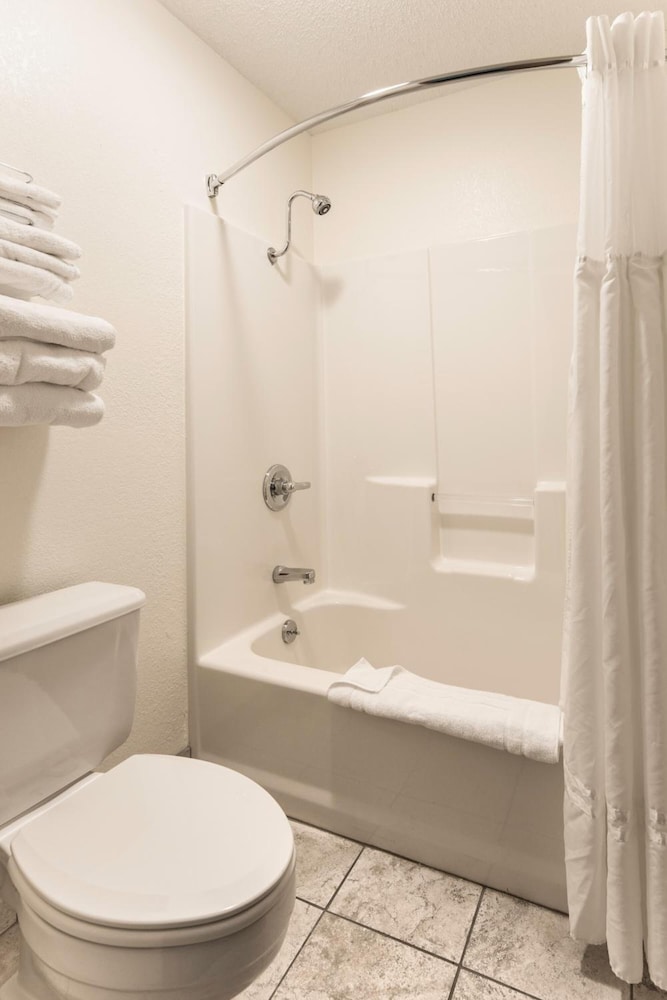 Brookwood Inn - photo 24