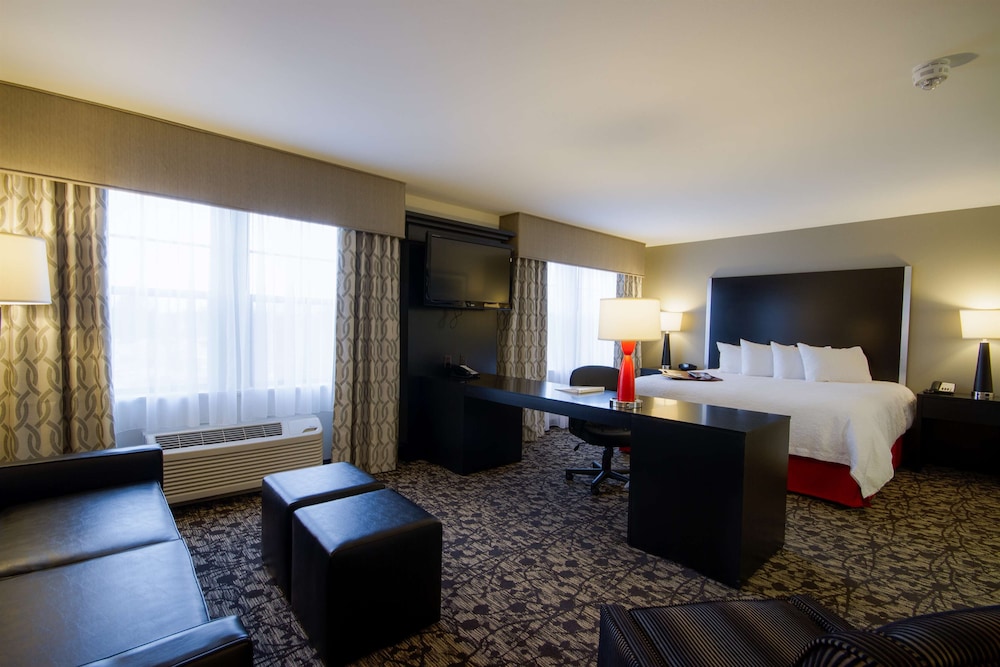 Hampton Inn & Suites Roanoke Airport - photo 28