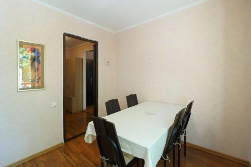 Cozy Apt near Vake Park By Wehost