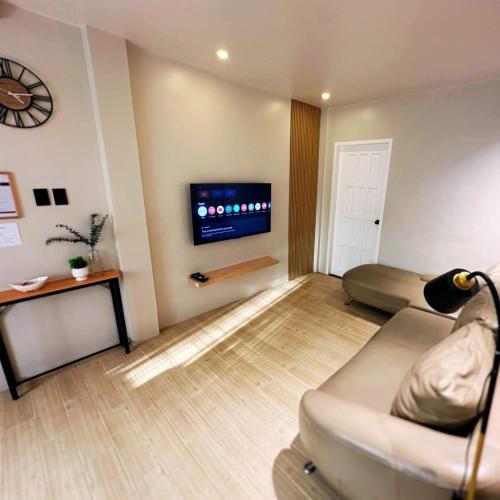 Private 2BR Unit Netflix WiFi & Comfort — hotel in Mati