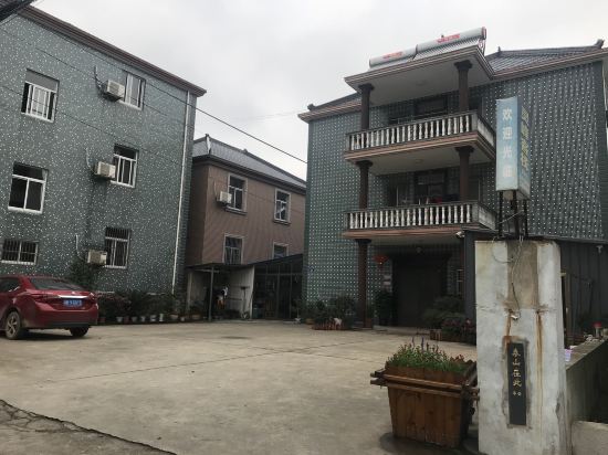 Lingfeng Inn - carbon neutral hotel in Menghai