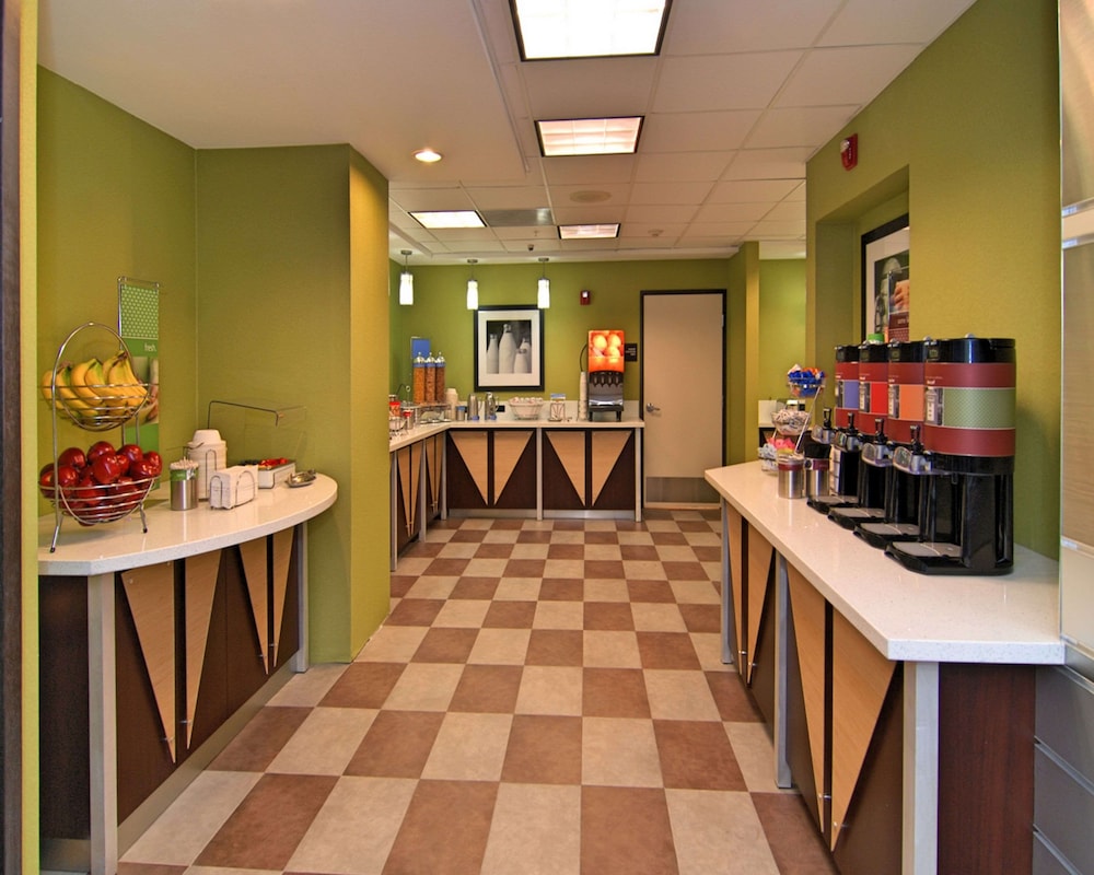Hampton Inn & Suites Mountain View - photo 47