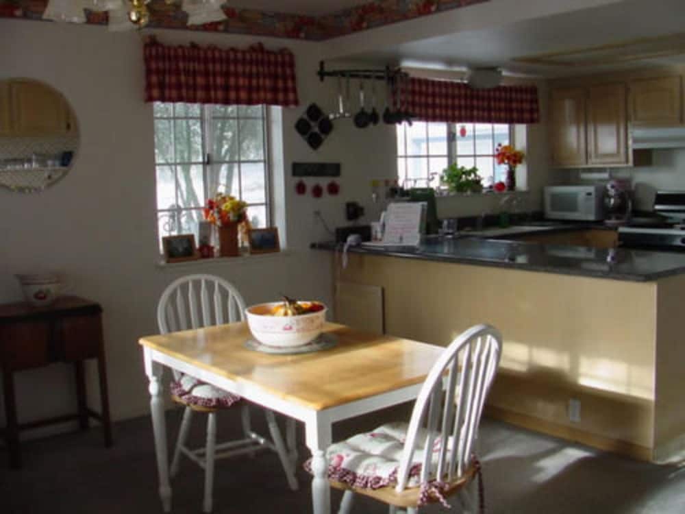 Apple Blossom Inn - photo 45