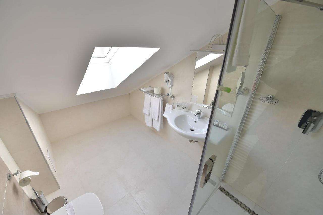 Hotel La Belle Epoque in Petrosani, Romania