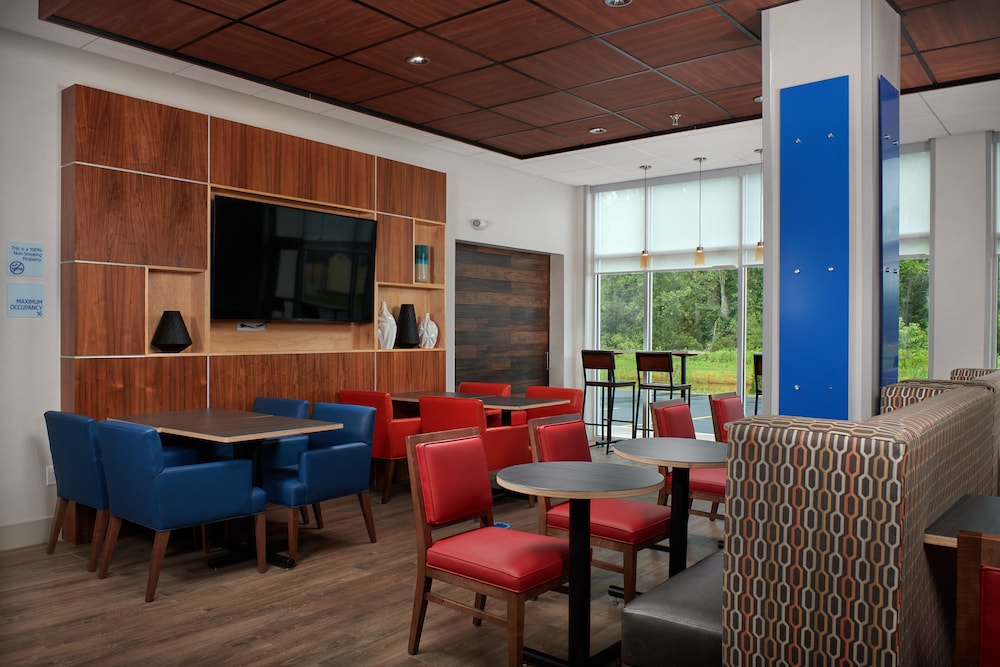 Holiday Inn Express Amherst Lockport by IHG - photo 24