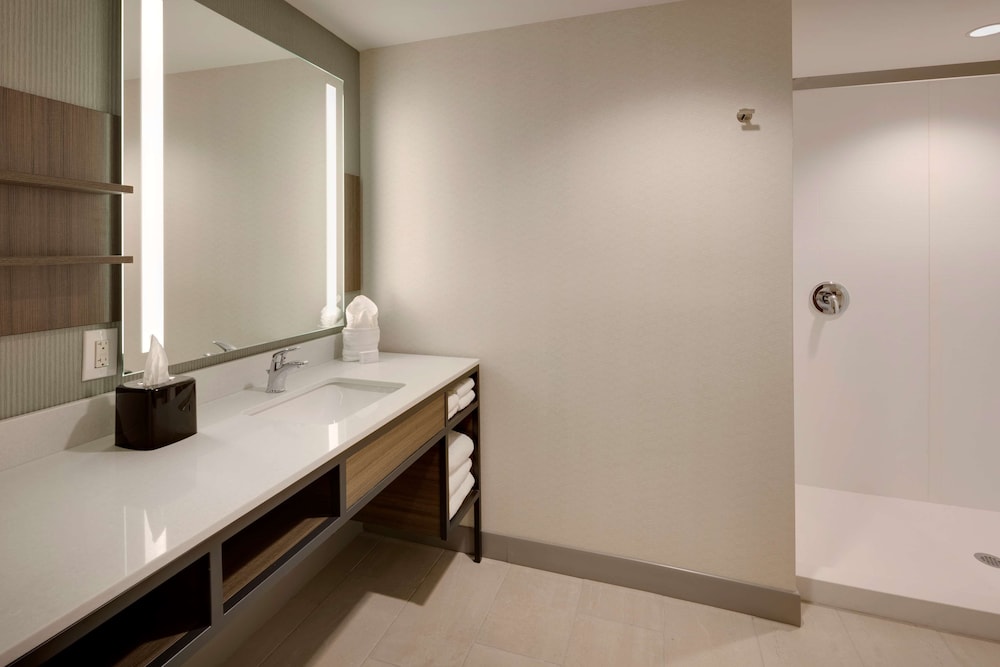 Hilton Garden Inn Haymarket - photo 34