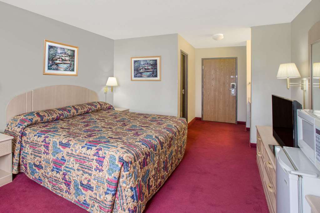 Super 8 by Wyndham Bethany MO - photo 9
