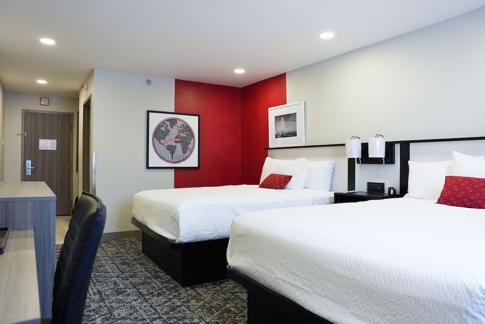 Ramada by Wyndham DFW Airport - photo 4