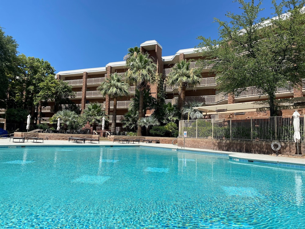 Embassy Suites by Hilton Tucson East - photo 34