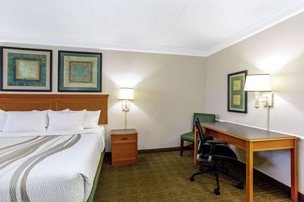 La Quinta Inn by Wyndham Denver Northglenn - photo 30