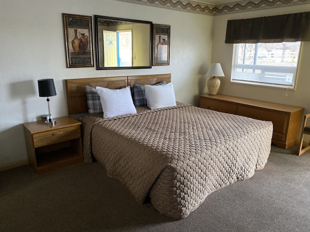 Rainbow Inn & Cottages - photo 14