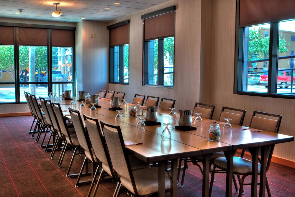 Courtyard by Marriott Austin Downtown Convention Center - photo 42