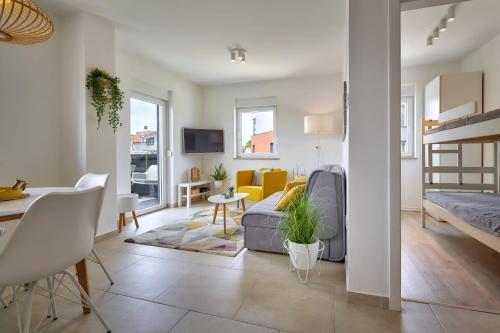 Lori in Medulin, Croatia