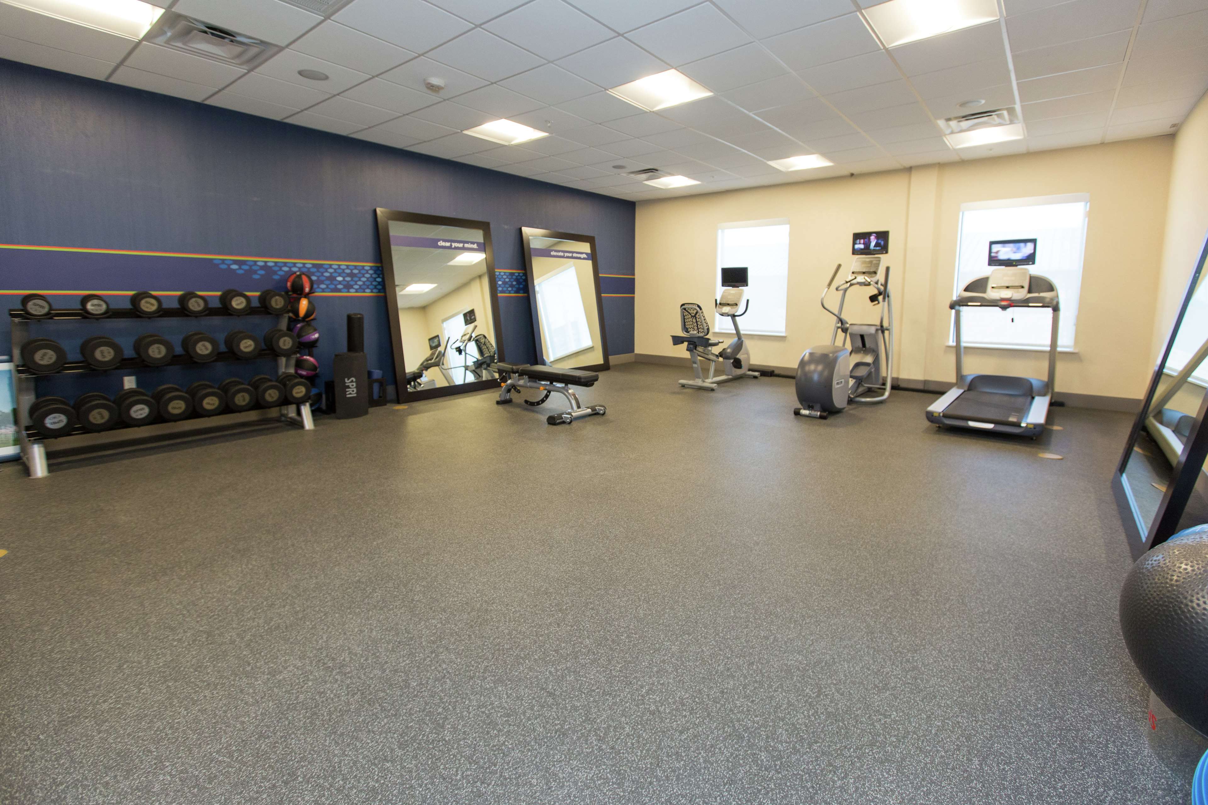 Hampton Inn Mustang - photo 21