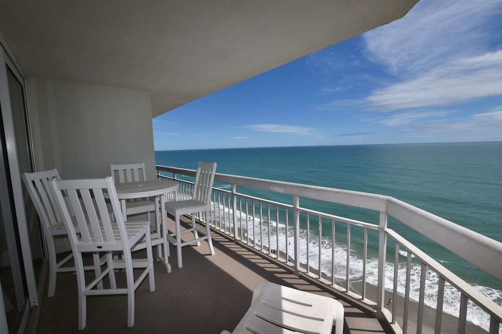 1001 Waters Edge Resort 3 Bedroom Condo by RedAwning - photo 2