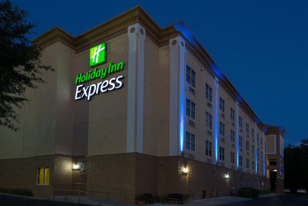 Holiday Inn Express Suites Plant City by IHG - photo 59
