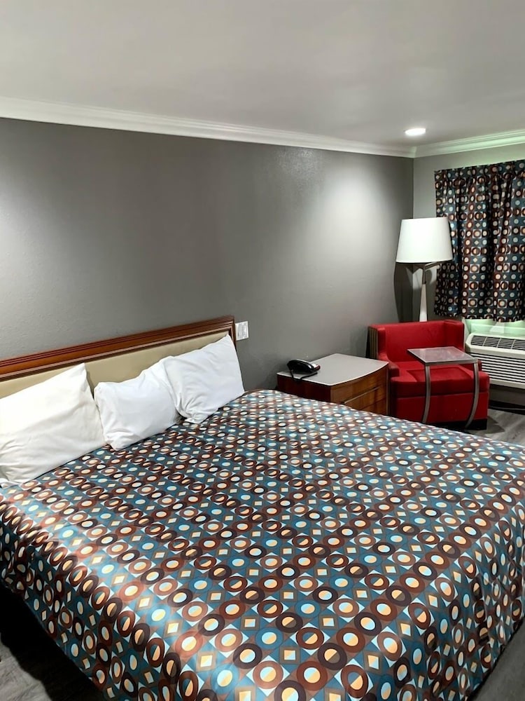 La Puente Inn Motel - photo 21