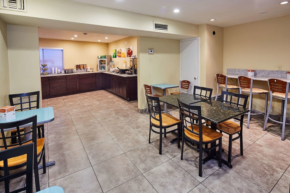 Quality Inn Parker - photo 11