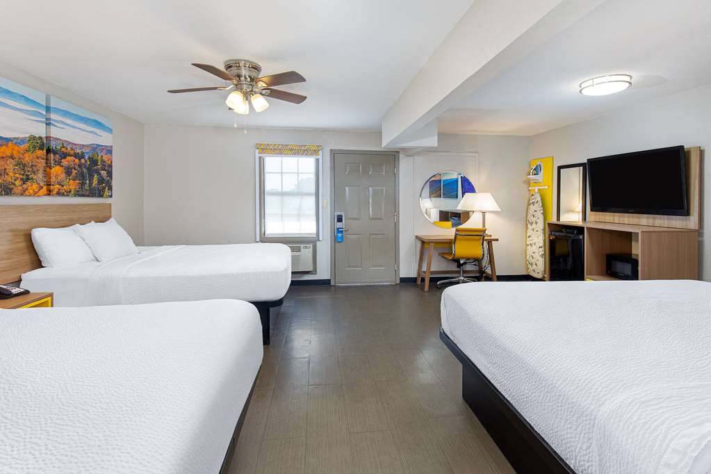 Days Inn by Wyndham Holladay - photo 31