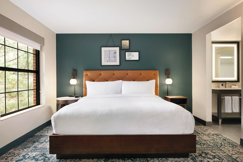 Four Points by Sheraton Raleigh Arena - photo 14