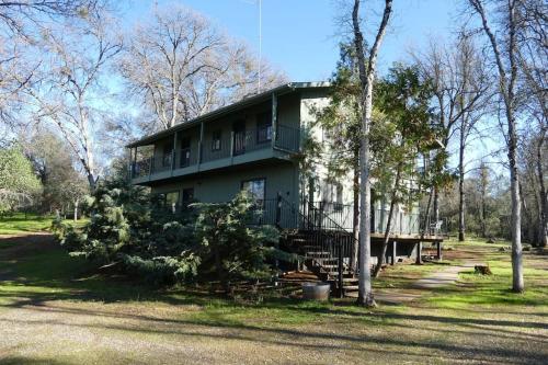 Foothill Acres - carbon neutral hotel in Midpines