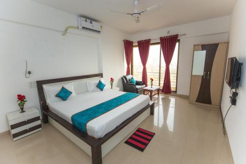 Aristo Serviced Apartment near Kokilaben Dhirubai Ambani Hospital for Family Only