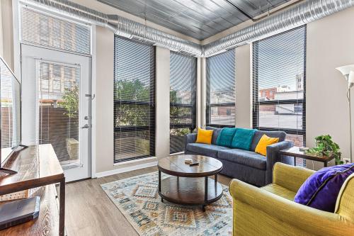 2 King Bed Spacious Apt Downtown Close to it All — 4-Star Luxury Hotel in Ann Arbor, United States