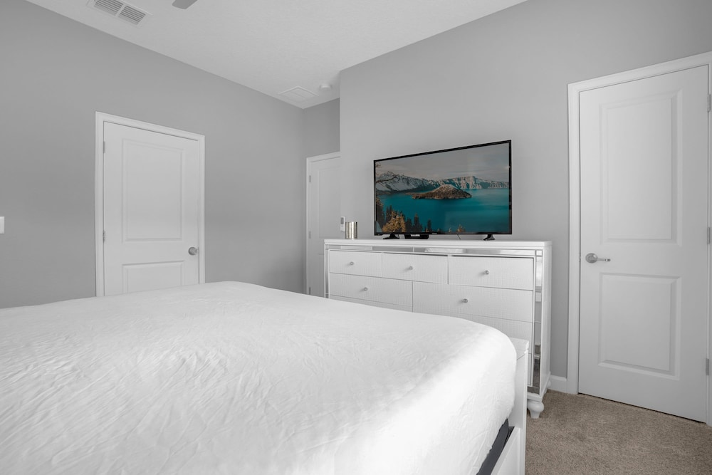 Upstay Championsgate Resort Home w Pool - photo 17