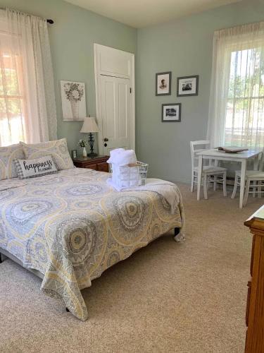 The Mayor's Suite @ The Historic Kanab Inn — 4-Star Luxury Hotel in Kanab, United States